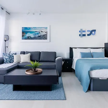 Apartment Blue Dream: Panoramic View On Heights Over The Sea